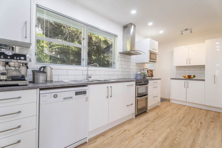 Photo of property in 9 Dormar Place, Churton Park, Wellington, 6037