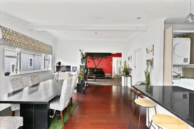 Photo of property in 160 Russell Terrace, Berhampore, Wellington, 6023