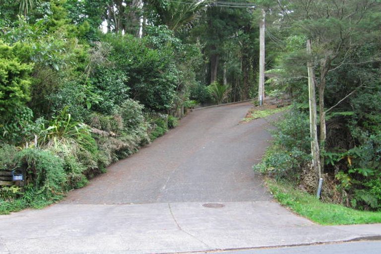 Photo of property in 24 Takahe Road, Titirangi, Auckland, 0604