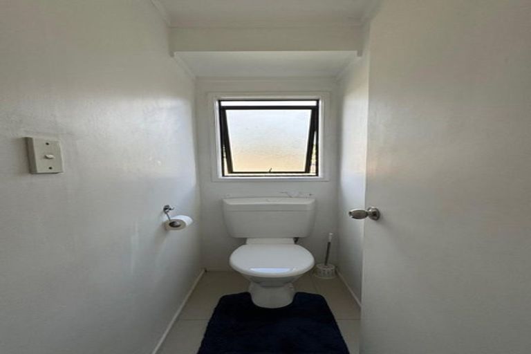 Photo of property in 16 Faram Place, Massey, Auckland, 0614