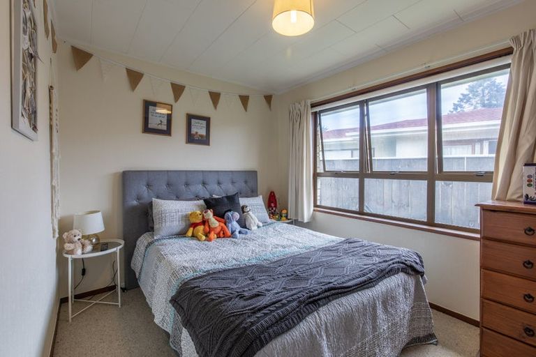 Photo of property in 3 Limbrick Street, Waipawa, 4210