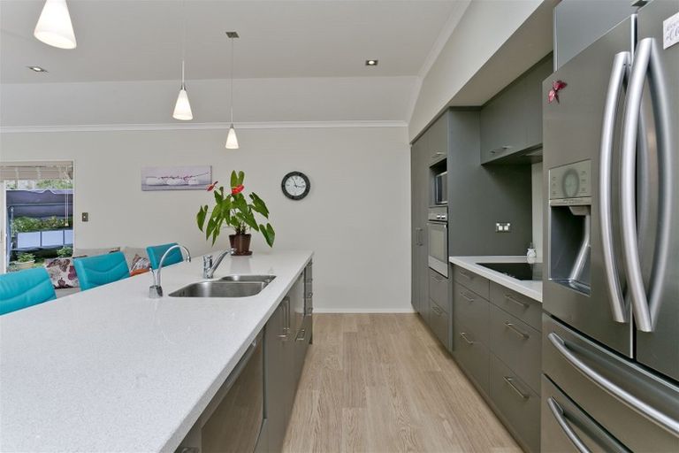 Photo of property in 11 Fendalton Place, Hatfields Beach, Orewa, 0931