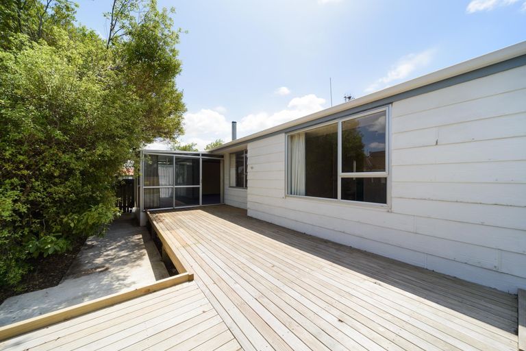 Photo of property in 50 Acacia Street, Kelvin Grove, Palmerston North, 4414