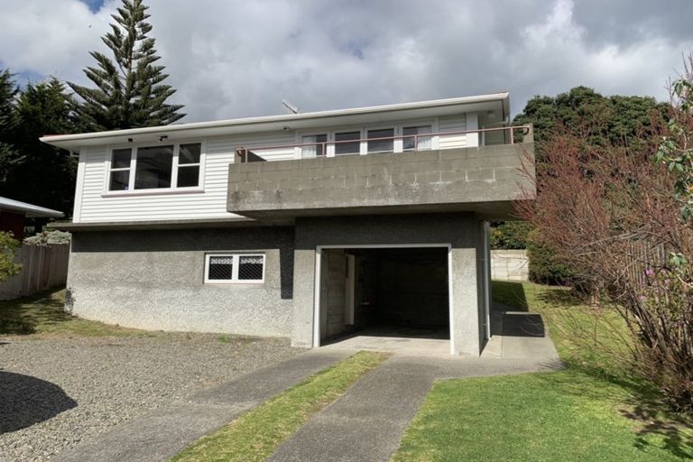 Photo of property in 18 Tarawa Street, Paekakariki, 5034