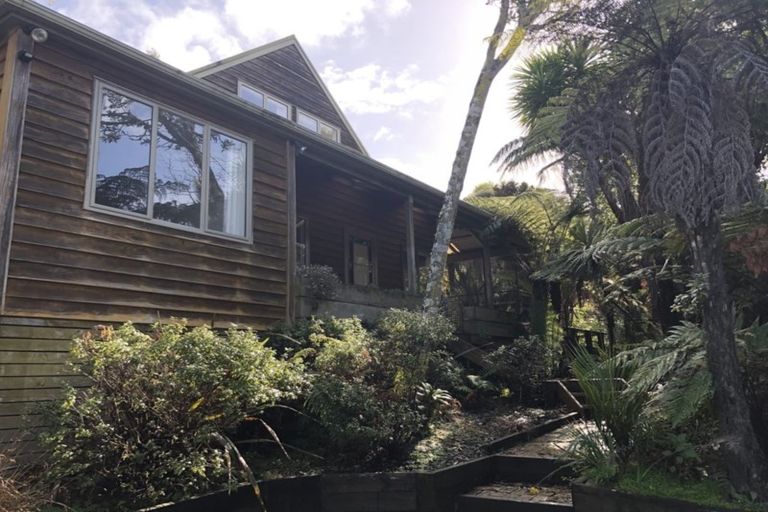 Photo of property in 36 Rimu Road, Oratia, Auckland, 0604