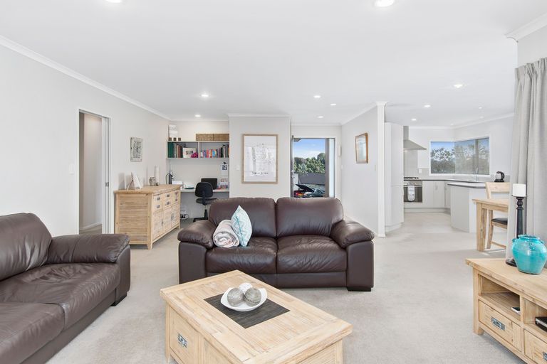 Photo of property in 39 Danny Place, Pyes Pa, Tauranga, 3112