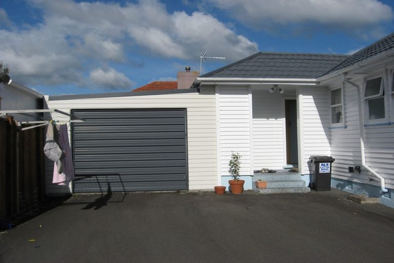 Property details for 15 Massey Street, Elderslea, Upper Hutt, 5018