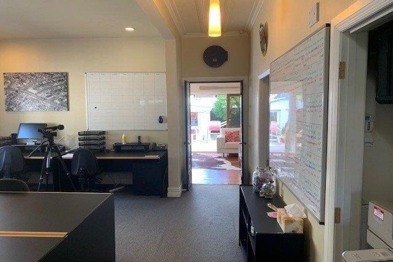 Photo of property in 19 Richmond Road, Brixton, New Plymouth, 4373