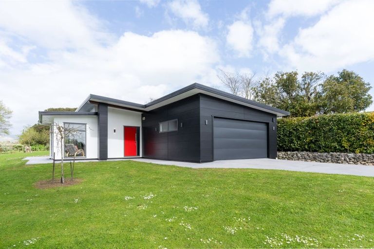 Photo of property in 112 Kawiu Road, Levin, 5510