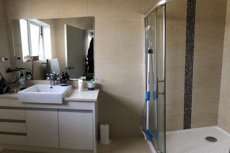 Photo of property in 1 Castlederg Drive, Flat Bush, Auckland, 2019