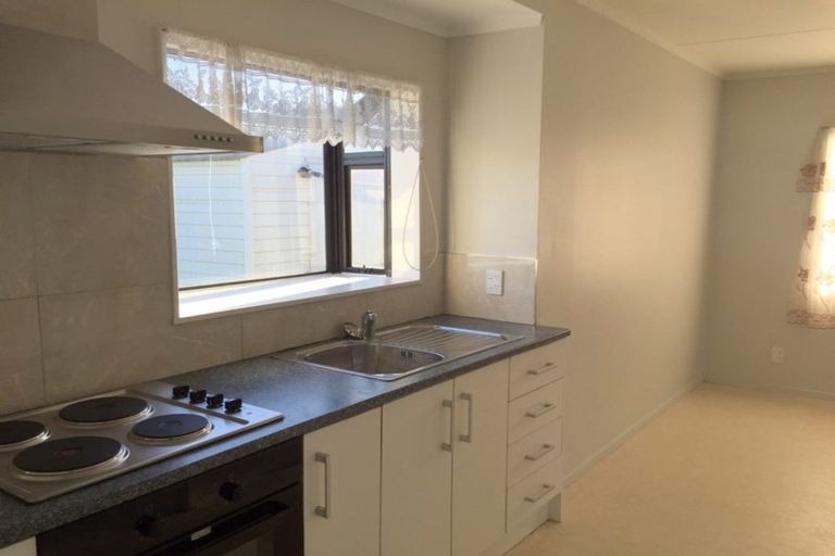 Photo of property in 84 Maplesden Drive, Clendon Park, Auckland, 2103