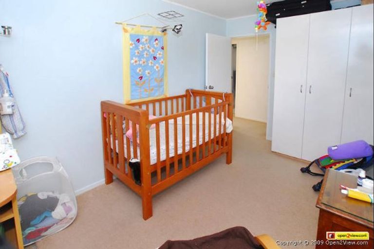 Photo of property in 2/21 Waiau Street, Torbay, Auckland, 0630