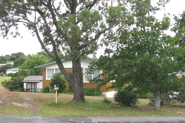 Photo of property in 13 Woodstock Road, Forrest Hill, Auckland, 0620