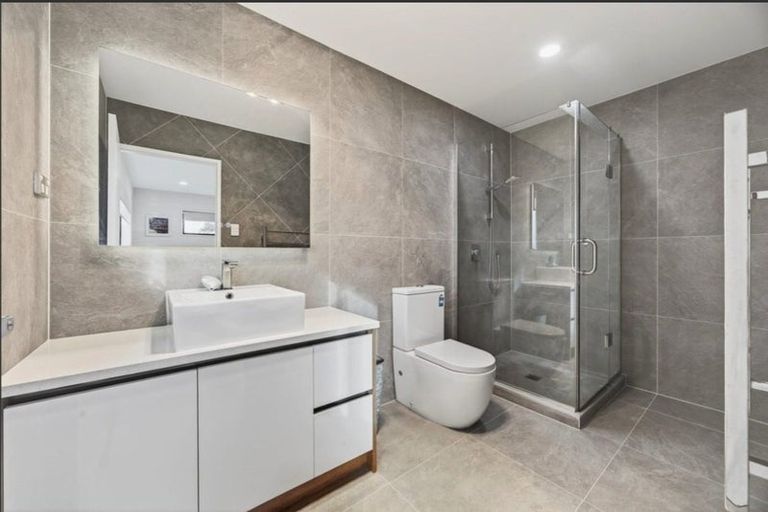 Photo of property in 3b Cardiff Road, Pakuranga, Auckland, 2010