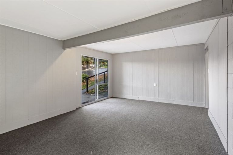 Photo of property in 1/3 Mcquoid Place, Glenfield, Auckland, 0629