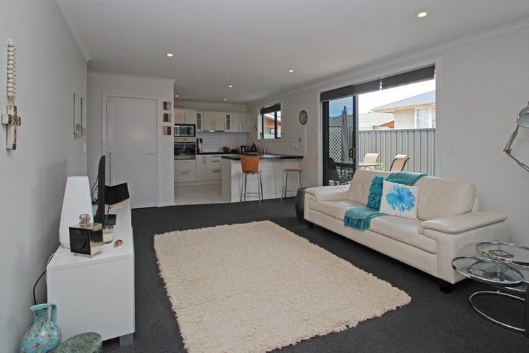 Photo of property in 6b Lee Road, Taradale, Napier, 4112