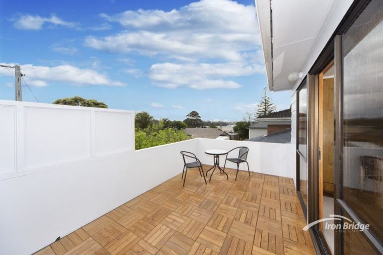 Photo of property in 3/34 Rewarewa Road, Te Atatu Peninsula, Auckland, 0610