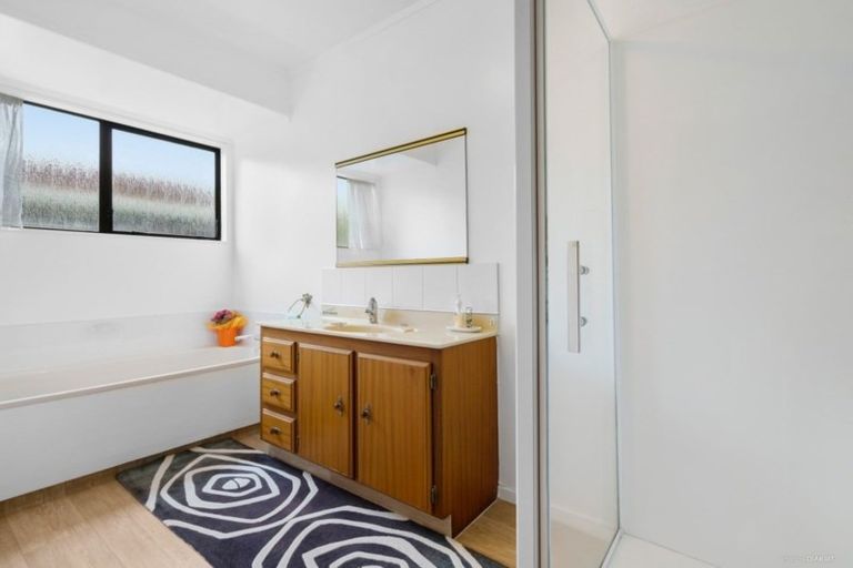 Photo of property in 1/74 Dalwhinnie Parade, Highland Park, Auckland, 2010