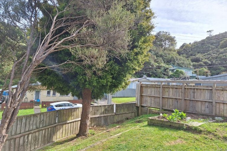 Photo of property in 10 John Street, Stokes Valley, Lower Hutt, 5019