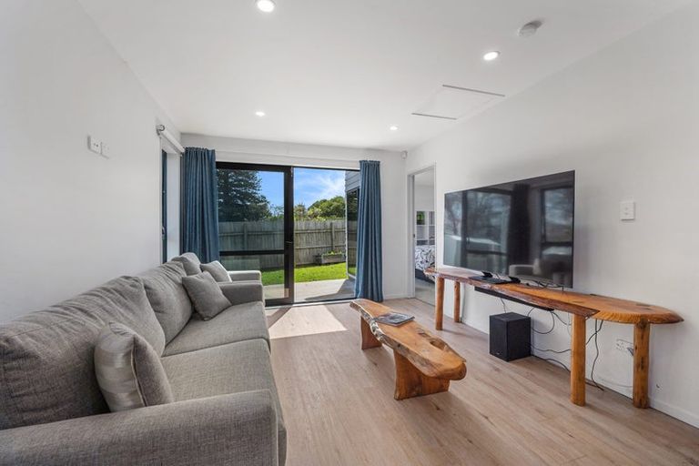 Photo of property in 16 Taupata Lane, Helensville, 0800