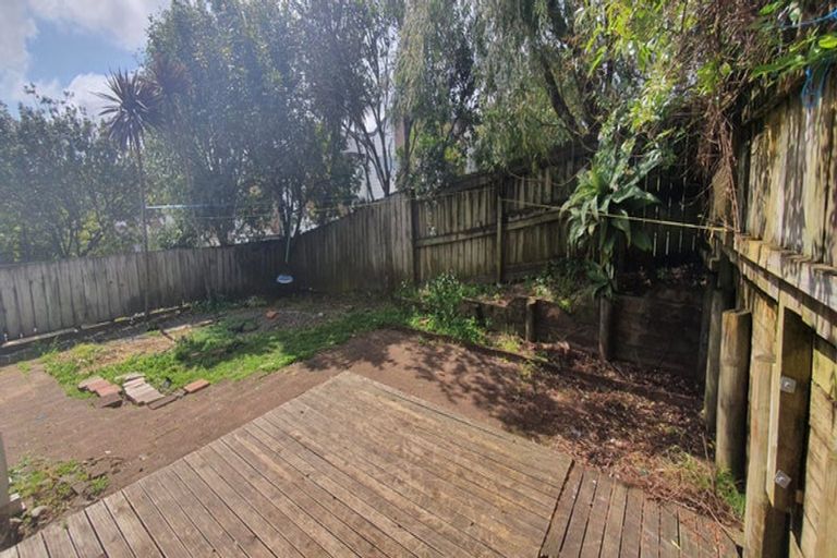 Photo of property in 7/20 Fields Parade, Oteha, Auckland, 0632