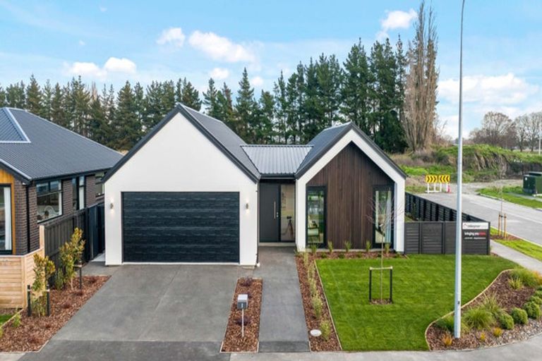 Photo of property in 8 Dallimore Drive, Belfast, Christchurch, 8051