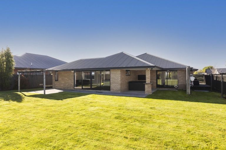 Photo of property in 60 Luxembourg Crescent, Halswell, Christchurch, 8025