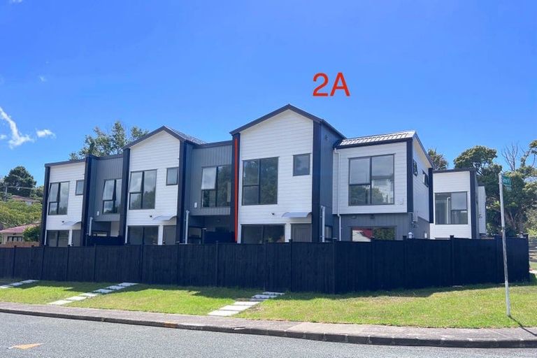 Photo of property in 2a Garner Place, Glenfield, Auckland, 0629