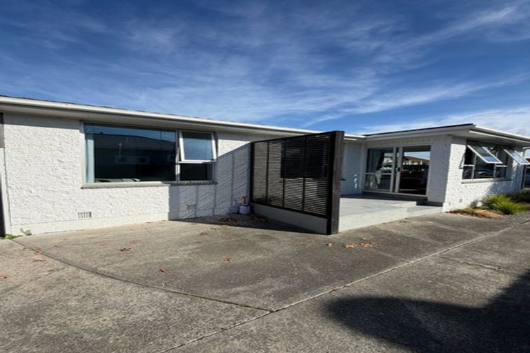 Photo of property in 1/272 Main North Road, Redwood, Christchurch, 8051