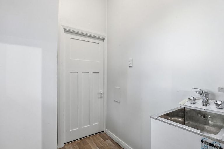 Photo of property in 105 Kaikorai Valley Road, Glenross, Dunedin, 9011