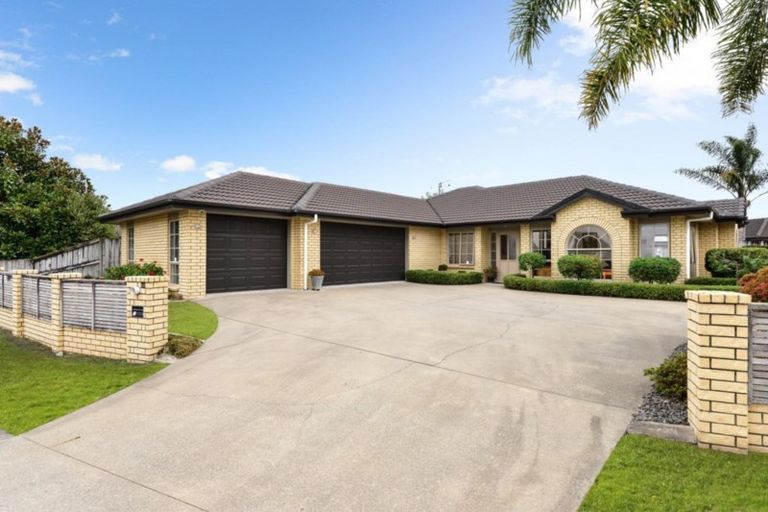 Photo of property in 53 Farringdon Avenue, Rototuna North, Hamilton, 3210