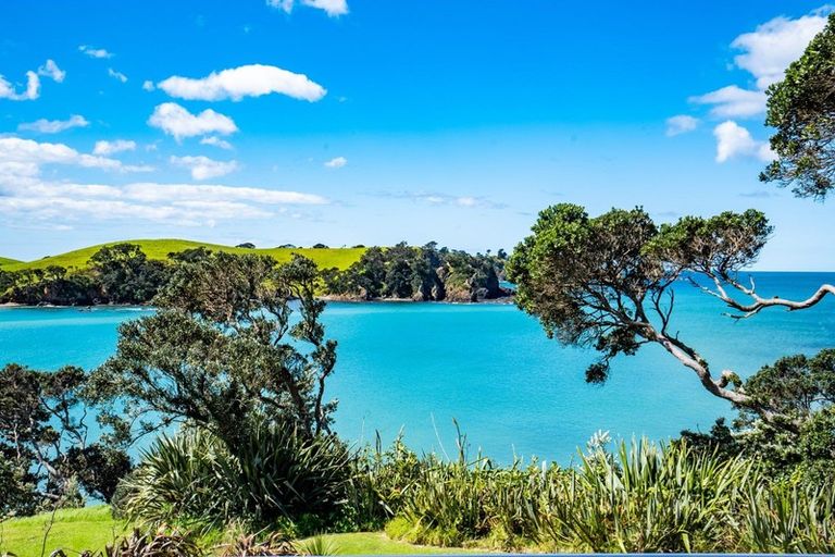 Photo of property in 730 Taiharuru Road, Taiharuru, Onerahi, 0192