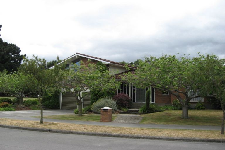 Photo of property in 30 Juniper Place, Burnside, Christchurch, 8053