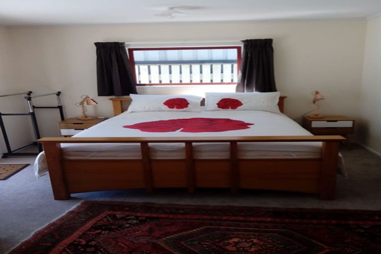 Photo of property in 13 Bracken Street, New Plymouth, 4310