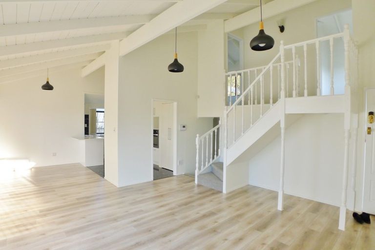 Photo of property in 83 Hobsonville Road, West Harbour, Auckland, 0618