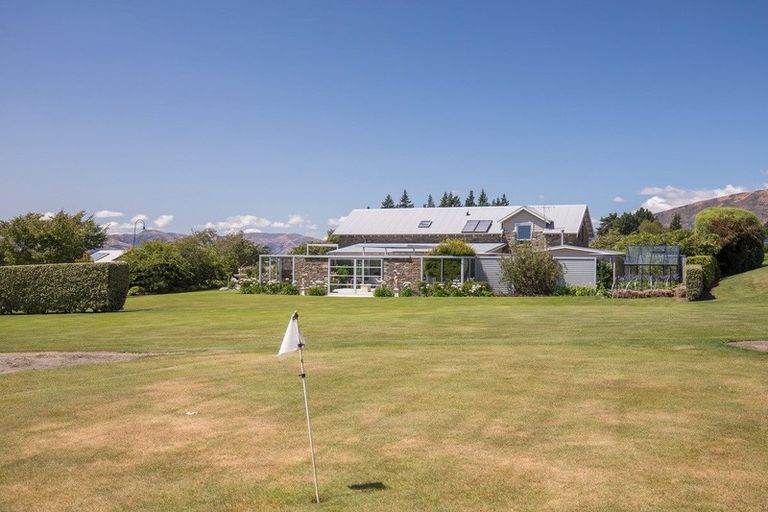 Photo of property in 2 Elderberry Crescent, Wanaka, 9305