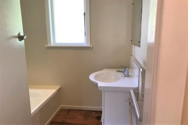 Photo of property in 40 Govett Avenue, Frankleigh Park, New Plymouth, 4310