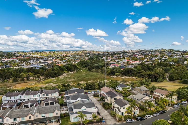 Photo of property in 7f Clearwater Cove, West Harbour, Auckland, 0618