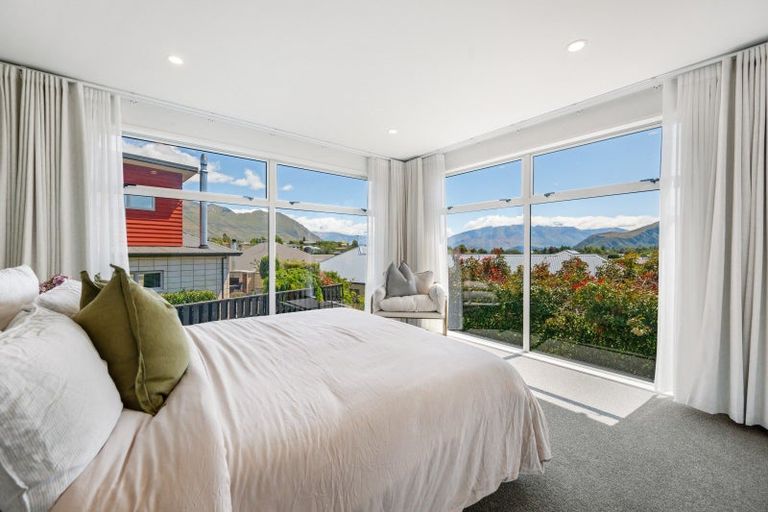 Photo of property in 108 Kings Drive, Wanaka, 9305