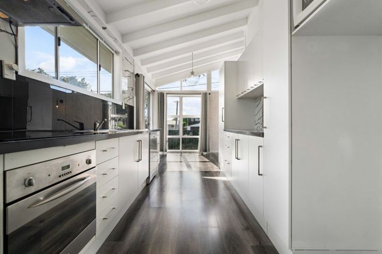 Photo of property in 2 Muir Avenue, Mangere Bridge, Auckland, 2022