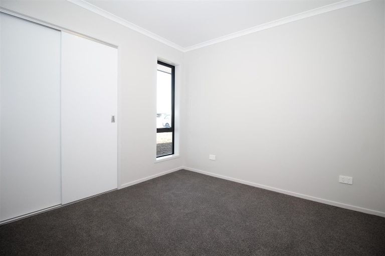 Photo of property in 21 Kaurinui Crescent, One Tree Point, 0118