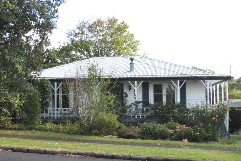 Photo of property in 78 Tirimoana Road, Te Atatu South, Auckland, 0602