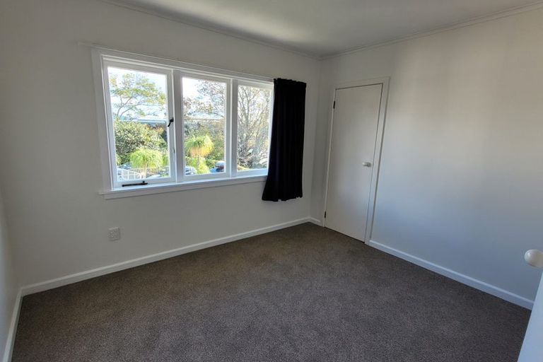 Photo of property in 45 Sylvan Crescent, Te Atatu South, Auckland, 0610