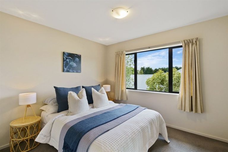 Photo of property in 41 Pentonville Close, Westmorland, Christchurch, 8025