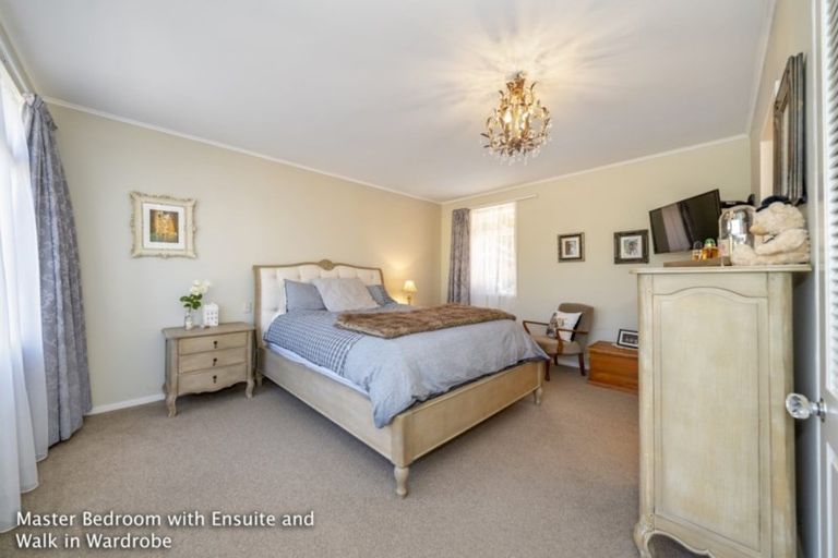 Photo of property in 30 Marlborough Street, Silverstream, Upper Hutt, 5019