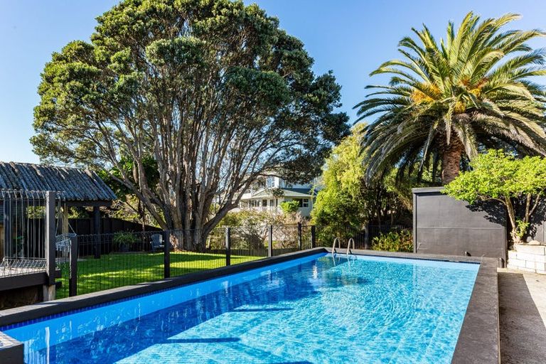 Photo of property in 16 Manly Street, Paraparaumu Beach, Paraparaumu, 5032