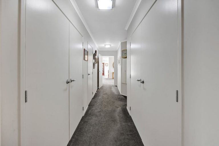 Photo of property in 1 Elizabeth Grove, Stratford, 4332