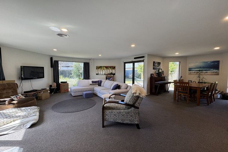 Photo of property in 34 Blue Gum Place, New Brighton, Christchurch, 8083