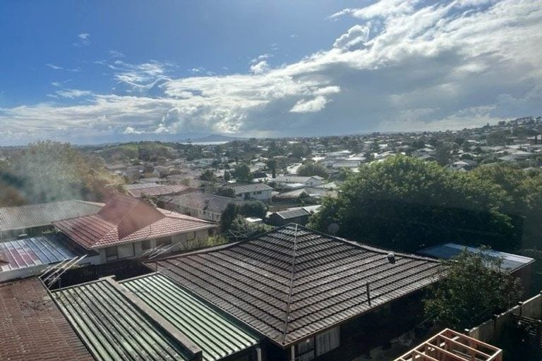 Photo of property in 3/60 Highland Drive, Highland Park, Auckland, 2010