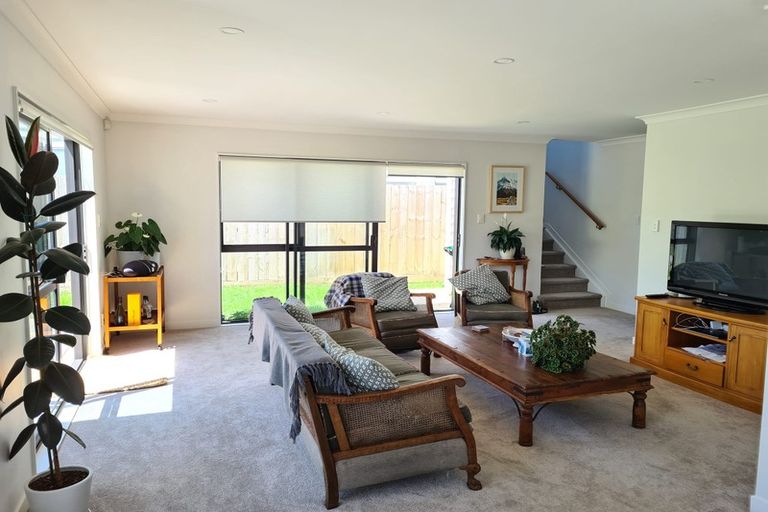 Photo of property in 49 Umu Place, Mangere, Auckland, 2022